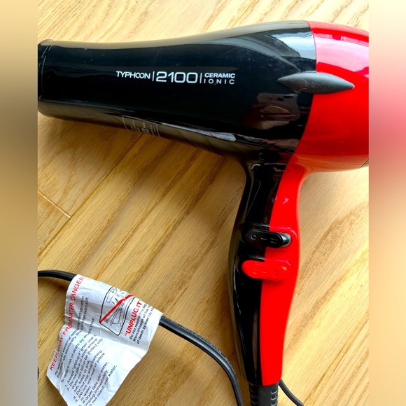 Hair dryer - Picture 2 of 2